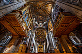 Prunkvoller Innenraum mit Orgeln im Dom Santa Maria Assunta, Cattedrale di Parma, Piazza Duomo, Provinz Parma, Emilia-Romagna, Italien, Europa