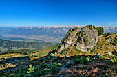 Felstürme vor Inntal und Karwendelkette, Largoz, Tuxer Alpen, Tirol, Österreich