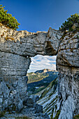 Blick durch Felsenfenster am Loser, Totes Gebirge, Salzkammergut, Steiermark, Österreich