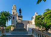 Statue of General Manuel Cepeda Peraza,  church of Iglesia de Jesus, Parque Hidalgo, Merida, Yucatan State, Mexico