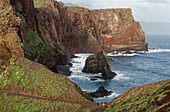 Steilküste auf der Halbinsel Sao Lourenco, Madeira, Portugal