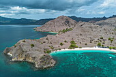 Luftaufnahmen von Pink Beach, Insel Komodo, Sundainseln, Ost-Nusa Tenggara, Indonesien, Südostasien