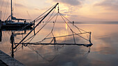 Blick auf ein Fischernetz in Pellestrina, Lagune von Venedig, Venetien, Italien, Europa