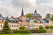 Marktplatz und Rathaus von Frauenstein, Sachsen, Deutschland