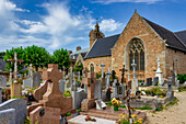 Kirche mit Friedhof, Île-de-Bréhat, Côtes-d'Armor, Frankreich