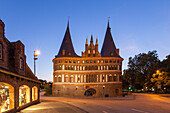  Holstentor, evening atmosphere, Hanseatic City of Luebeck, Schleswig-Holstein, Germany 
