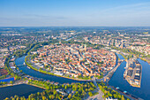 Blick auf die Altsadt und Kirchen von Lübeck, Hansestadt Lübeck, Schleswig-Holstein, Deutschland