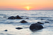 Sonnenuntergang über der Ostsee, Insel Rügen, Mecklenburg-Vorpommern, Deutschland
