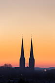  Cathedral church at sunrise, Hanseatic City of Lübeck, Schleswig-Holstein, Germany 