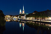  St. Peter&#39;s and St. Mary&#39;s Church on the Obertrave at night, Hanseatic City of Luebeck, Schleswig-Holstein, Germany 