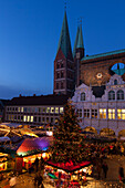  Christmas market, St. Mary&#39;s Church, Hanseatic City of Luebeck, Schleswig-Holstein, Germany 