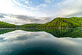 Der grösste See Kozjak im Nationalpark Plitvicer Seen, Kroatien, Europa 