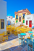 Hauptplatz von Chora mit Restaurants, Chora, Insel Serifos, Kykladen, Griechenland