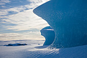 Eisberg in der Fjallsarlon Gletscherlagune, Winter, Island