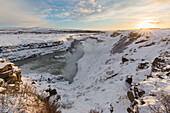 Vereister Gullfoss ist ein berühmter Wasserfall des Flusses Hvita, Winter, Haukadalur, Island