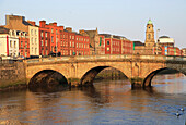 Mellows Bridge über den Fluss Liffey, Stadt Dublin, Irland, Irische Republik, erbaut in den 1760er Jahren