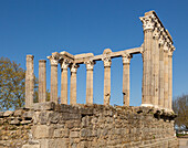 Templo Romano, römischer Tempel, Ruinen, Tempel der Diana, korinthische Säulen mit Marmor aus Estramoz. Evora, Alto Alentejo, Portugal, Südeuropa