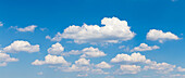 Wolkenhimmel über der Pfalz, Rheinland-Pfalz, Deutschland