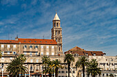  Cathedral of St. Domnius and Diocletian&#39;s Palace in Split, Croatia, Europe 