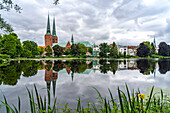  Mill pond and Lübeck Cathedral, Hanseatic City of Lübeck, Schleswig-Holstein, Germany  