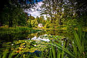 Der Albrechtsbergteich in Dresden im Sommer, Dresden, Sachsen, Deutschland