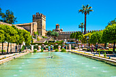 Parkanlage mit Wasserspielen, Königspalast Alcazar de los Reyes Cristianos, Cordoba, Provinz Cordoba, Andalusien, Spanien