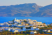  Blick auf den Hafen von Adamas, Adamas, Insel Milos, Kykladen, Griechenland 