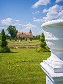 Schloss und Schlossgarten, Schloss Hundisburg, Hundisburg, Haldensleben, Landkreis Börde, Sachsen-Anhalt, Deutschland, Europa