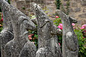 Statuen 'Sieben Zwerge' am Brüder Grimm Haus in Steinau an der Straße, Hessen, Deutschland