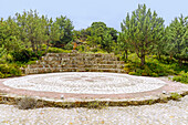 Amphitheater im Hippocrates Garden bei Mastichari auf der Insel Kos in Griechenland