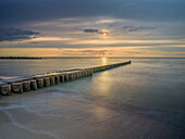  Sunset on the beach of Ahrenshoop, Ahrenshoop, Baltic Sea, Fischland, Darß, Zingst, Vorpommern-Rügen district, Mecklenburg-Vorpommern, Western Pomerania region, Germany, Europe 