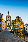  Medieval town, Rothenburg ob der Tauber, Tauber, Romantic Road, Franconia, Bavaria, Germany 