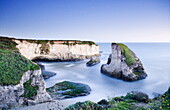  Küste in der Abenddämmerung, Shark Fin Cove, Davenport, Kalifornien 