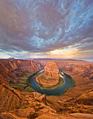  Colorado River am Horseshoe Bend, Colorado River, Glen Canyon Nationales Erholungsgebiet, Arizona 