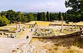  Asklipieion (Asklipion) on the island of Kos in Greece: Middle terrace, Ionic columns, Asklipios Temple (Temple of Asklipios) (left) and Apollon Temple (Temple of Apollo, Apollo Temple) (right) 