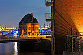 Polizeiwache (Hafenpolizei) am Eingang des Kehrwiederfleet-Kanal in der Speicherstadt, HafenCity, Hamburg, Deutschland, Europa