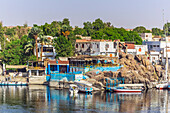 Fluss Nil und Nilufer, Boote, bei Assuan, Ägypten