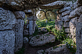  Prähistorische Stätte Talatí de Dalt, Hauseingang, Maó, Menorca, Balearen, Spanien 