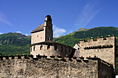 Die Kirche Saint-André oder Kirche der Templer in Luz-Saint-Sauveur, Pyrenäen, Frankreich, Europa