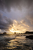 Pointe des Chateaux, Felsen im Meer, Sonnenaufgang, Pointes des colibris, Guadeloupe, Französische Antillen, Frankreich, Europa