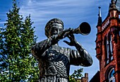  Figure of the Pied Piper at the Pied Piper Fountain in Osterstraße, old town of Hameln, Lower Saxony, Germany 