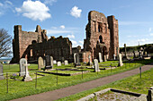  Ruinen der Priorei Lindisfarne, Holy Island, Northumberland, England, Großbritannien 