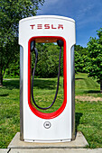  Ladestation für Elektrofahrzeuge von Tesla, Connecticut, USA 