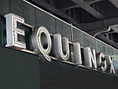  Equinox Fitness Center, Firmenschild, Gebäudeaußenseite, New York City, New York, USA 