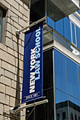  New York Law School, Gebäudeaußenseite mit Schulbanner, New York City, New York, USA 