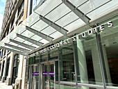  New York University School of Professional Studies, Gebäudeaußenseite und Eingang, Greenwich Village, New York City, New York, USA 