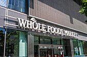  Whole Foods Market, Ladenschild und Gebäudeeingang, Hudson Yards, New York City, New York, USA 