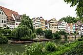 Stadtansicht, Neckar mit historischen Gebäuden und bunten Giebeln, Tübingen, Baden-Württemberg, Deutschland