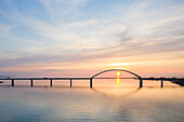 Blick auf die Fehmarnsundbrücke, Insel Fehmarn, Schleswig-Holstein, Deutschland