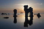 Kalksteinsäule im, Naturschutzgebiet Gamle Hamn, Insel Farö, Insel Gotland, Schweden